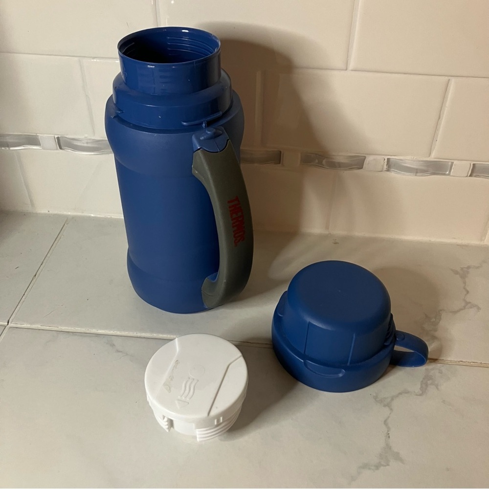 Thermos blue insulated coffee / soup / Water Jug with Handle and cup / lid.  EUC